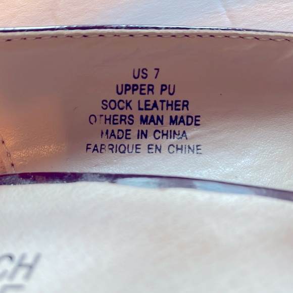 Greenwich Village Burgundy Patent Leather T Strap Heels Size 7 - Picture 7 of 9